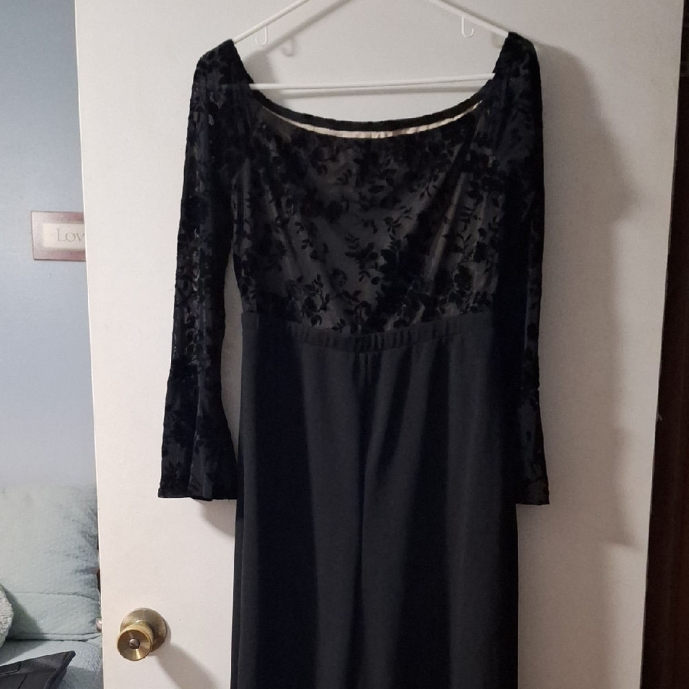 Chic Black Floral Lace Jumpsuit